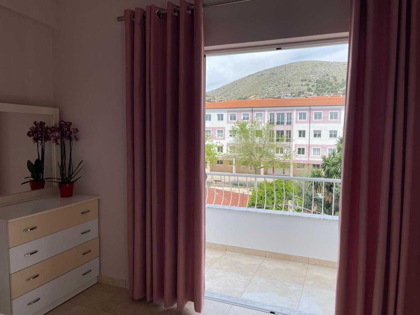 Linda Home Sarandë 外观 照片