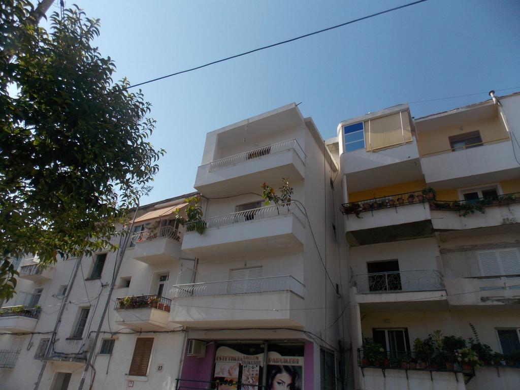 Linda Home Sarandë 外观 照片