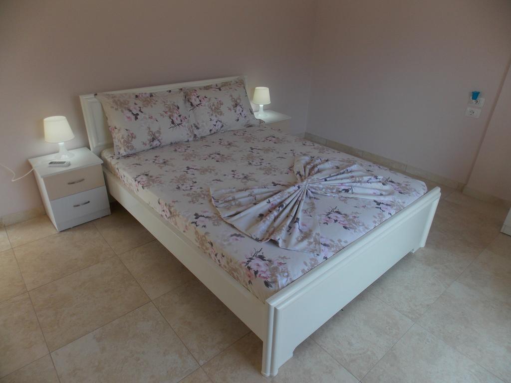 Linda Home Sarandë 外观 照片