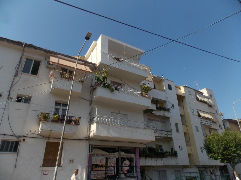 Linda Home Sarandë 外观 照片