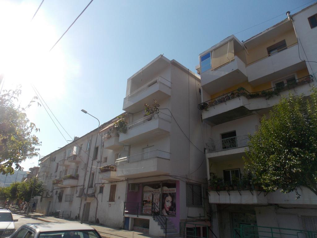 Linda Home Sarandë 外观 照片